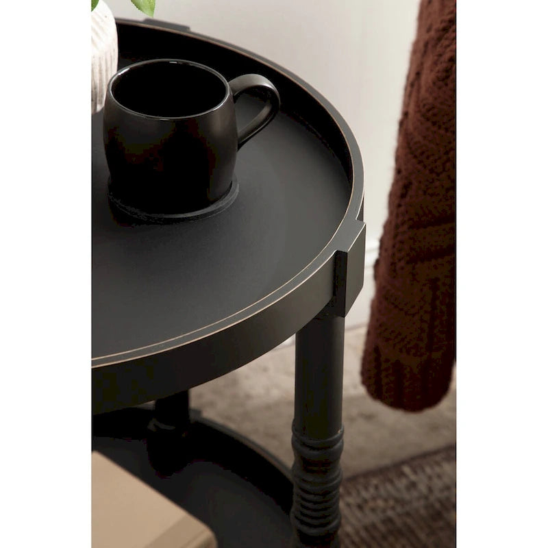 Table d'appoint ronde en bois avec pieds tournés et étagère inférieure